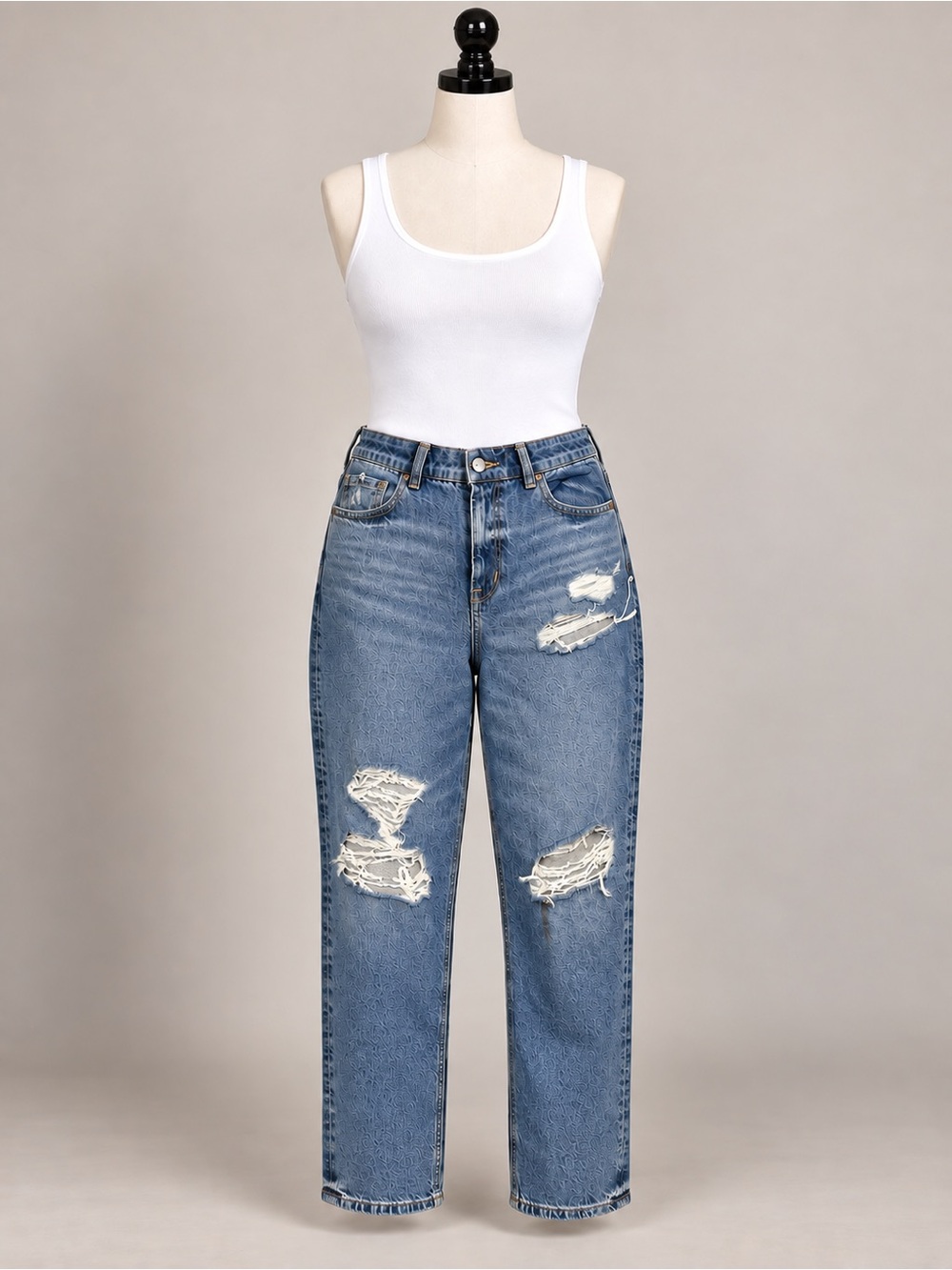 American Eagle Strigid Curvy Ripped Mom Jeans Size 16 Short High Rise